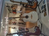 Axminster Guitars and Musical Accessorises 1169137 Image 2