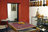 Newtons Violin Shop 1171562 Image 2