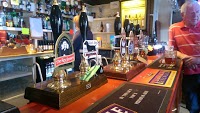 Queens Arms 1176939 Image 0