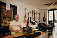 The Guitar Shack 1178074 Image 3
